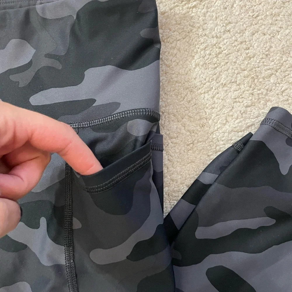 Old Navy power soft leggings - Picture 2 of 3